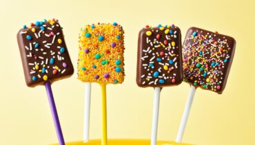 Chocolate Krispy Treat Pops